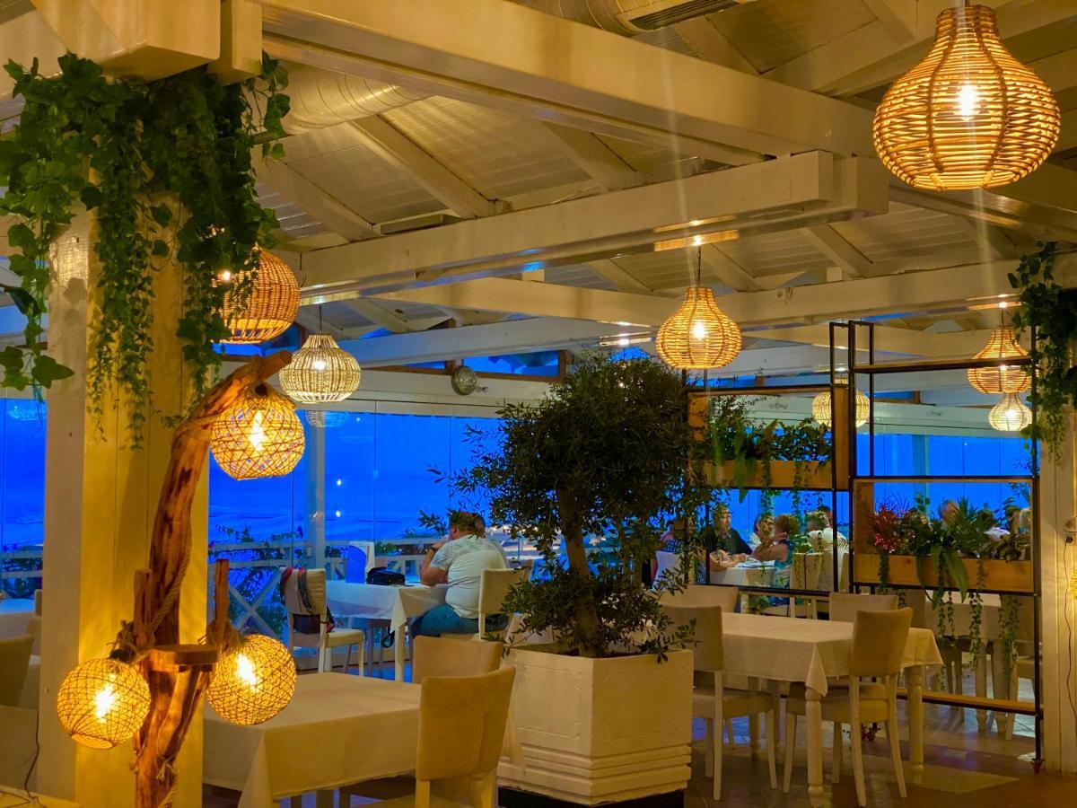 Hotel Nertili Sarandë Exterior foto