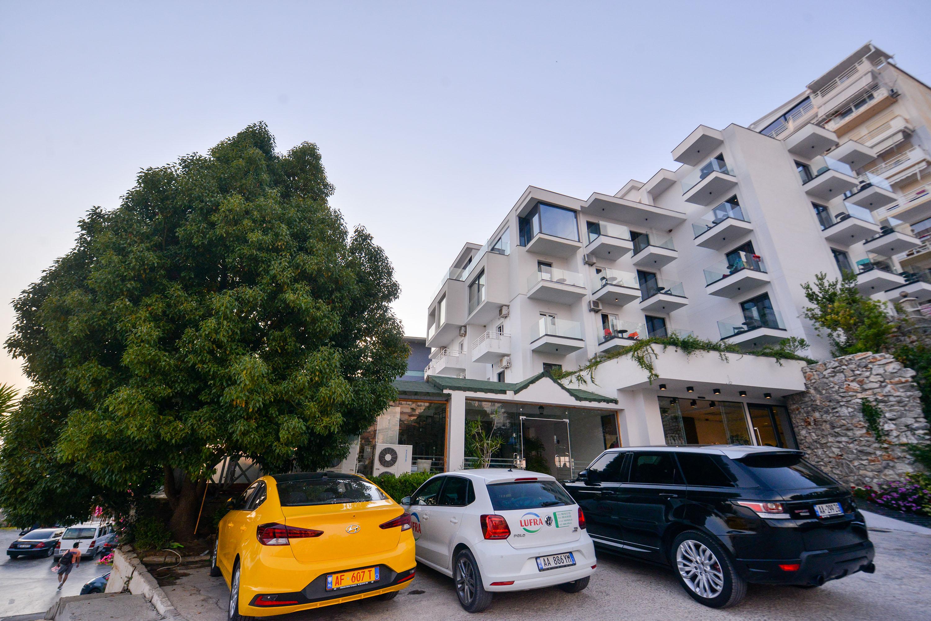 Hotel Nertili Sarandë Exterior foto