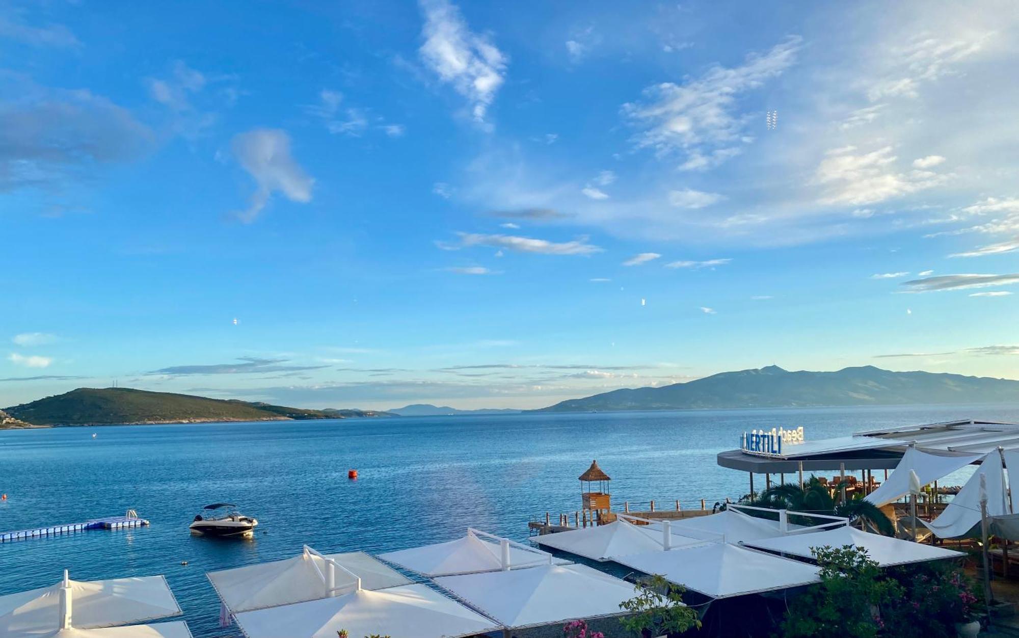 Hotel Nertili Sarandë Exterior foto