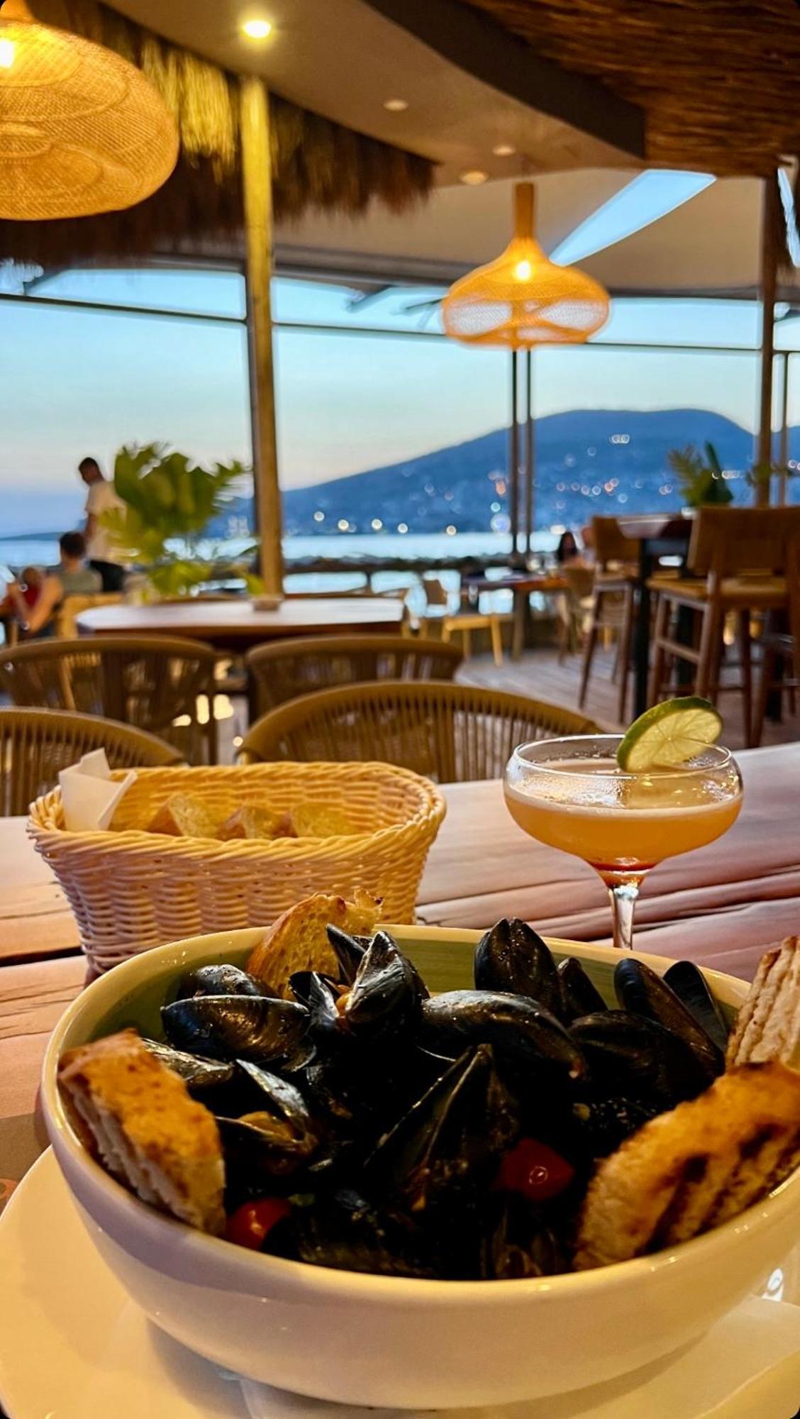 Hotel Nertili Sarandë Exterior foto